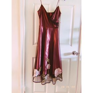Betsey Johnson mauve, embroidered cocktail dress🥂